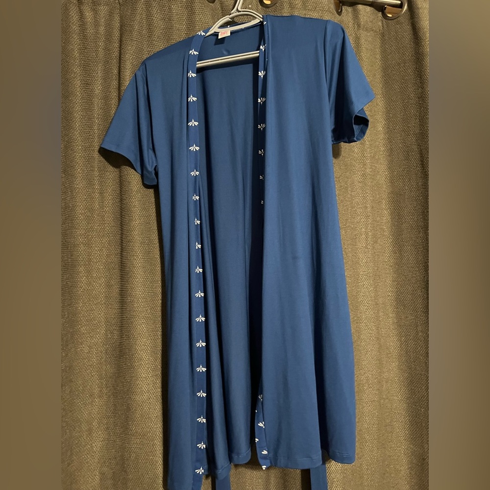 Size sm/med thin blue night gown.